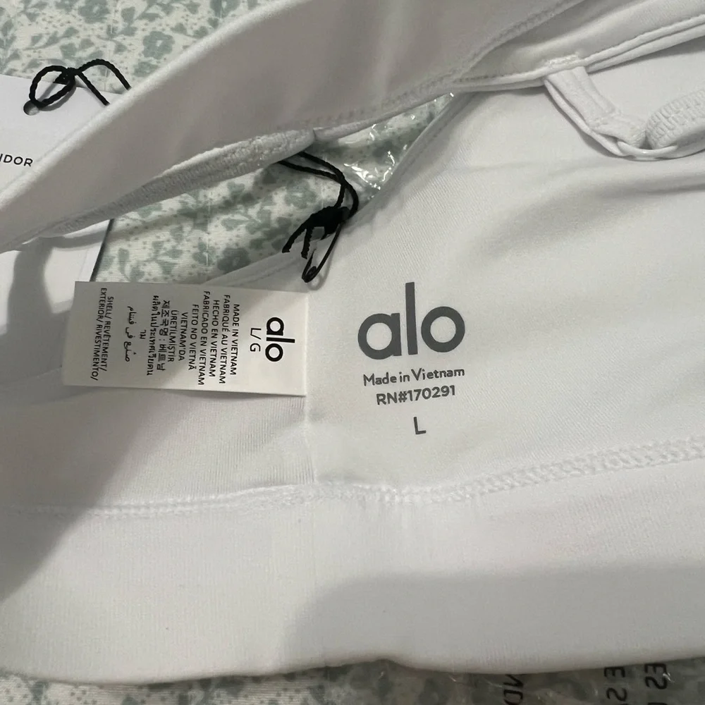 ALO Yoga brand new